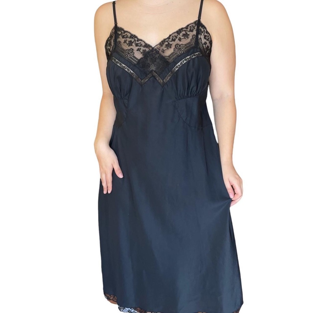 VINTAGE 1950s/60s BARBIZON BLACK ACCOLADE LACE SLIP DRESS size medium